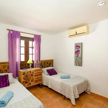 Villa Yaiza By